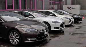 © oekonews / Eine ganze Armee von Tesla Model S