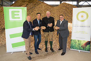 © Energie Steiermark/ Christian Purrer (Vorstandssprecher Energie Steiermark, Siegfried Nagl (Bürgermeister Graz), Leo Riebenbauer (Geschäftsführer Wärme und Mehr) und Martin Graf (Vorstandsdirektor Energie Steiermark)