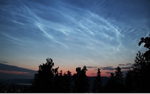 © Seltene Noctilucentwolken um 1 Uhr über Biri (bei Lillehammer)