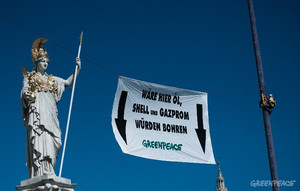 © Greenpeace- Aktion vor dem Parlament in Wien