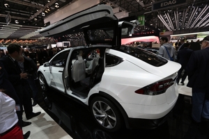 © Model X von Tesla- Kommt nach dem Sedan S