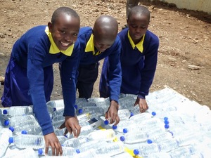 © Helioz/ Wasserdesinfektion in Kenia