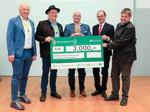 © Biomasseverband / COE Hans-Christian Kirchmeier und CFO Michale Rab freuen sich über den Holzenergiepreis