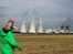 Litschauer/ Martin Litschauer zeigt auf die Atomreaktoren