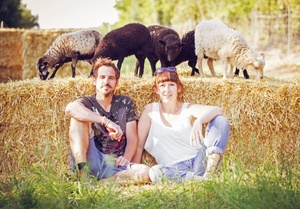 © Ines Weisz / Johannes & Melanie Trapl mit ihren Schafen