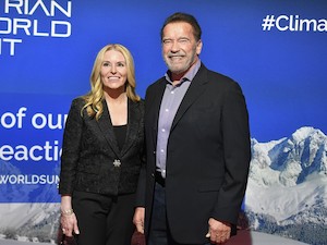 © The Schwarzenegger Climate Initiative/BrauerPhotos / Arnold Schwarzenegger freut sich mit Freundin Heather Milligan über den Erfolguktion