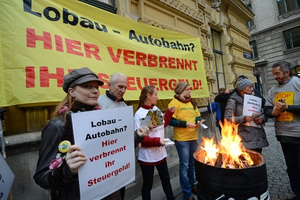 © Greenpeace/Georg Mayer - Protest in Wien gegen die Lobau-Autobahn