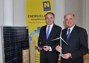 © Land NÖ- LR Perkopf und LH Pröll wollen erneuerbare Energien weiter ausbauen