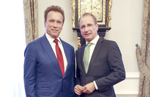 © brainbows / Arnold Schwarzenegger unterstützt die Bodenschutzkampagne der Österreichischen Hagelversicherung