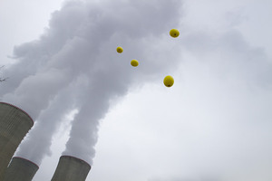 © Brigitte Baldrian - Die Luftballons zeigen den schnellen Weg einer radioaktiven Wolke auf