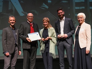 © Association European Energy Award  / Helmut Strasser (Obmann e5-Österreich), Helmut Wurm (e5-Teamleiter Volders), Tabea Hengst und Valentin Hübner (Energieagentur Tirol), Gudrun Heute-Bluhm (Präsidentin EEA)