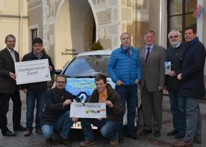 © Brandner/ Seit Jänner 2016 sind auch zwei Mitarbeiter des Zwettler Büros der NÖ Regional mit dem e-Carsharing-Auto unterwegs