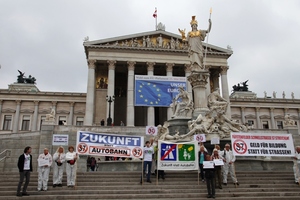 © ZSA-Demo vor dem Parlament