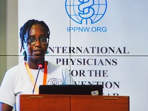 © IPPNW/ Sally Ndung’u eröffnet den IPPNW-Weltkongress in Kenia