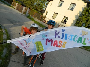 © Radlobby St.Pölten/ Jakob, Jonathan und weitere Kinder freuen sich schon auf die 1. Kidical Mass in St. Pölten