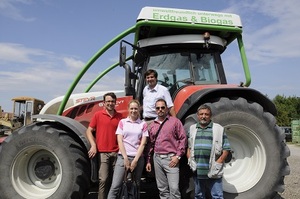 © Agrarplus -  Die Bauern tanken regionales Biogas