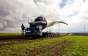 © ABO Wind / Transport eines knapp 60 Meter langen Rotorblatts zum Standort Imsweiler