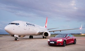 © Quantas/ Boeing 737 versus Tesla Model S