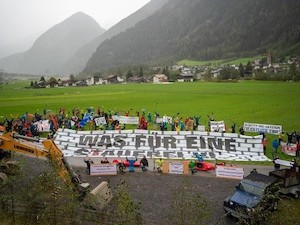 © WWF /  Protest in Tumpen