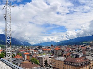 © Uni Innsbruck / Das Innsbrucker Atmosphärenphysiklabor befindet sich auf dem Dach des Bruno-Sander-Hauses der Universität Innsbruck im Zentrum der Tiroler Landeshauptstadt.
