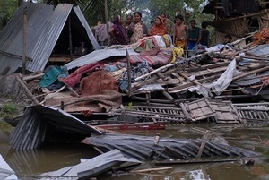 © Jörg Böthling/Diakonie Katastrophenhilfe  Diakonie Katastrophenhilfe. - Diakonie Katastrophenhilfe - Klimawandelfolgen in Bangladesch - Die Diakonie Katastrophenhilfe sorgte für Hilfe vor Ort