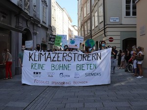© FFF Salzburg /Demo gegen fossile Sponsoren der Salzburger Festspiele