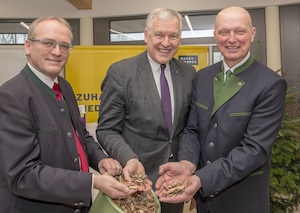© NLK Filzwieser/ WAV-Vorstandsdirektor Manfred Damberger, Landesrat Martin Eichtinger und Bürgermeister Siegfried Walch