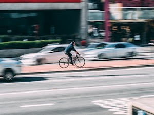 © pexels auf pixabay.com / Radfahren in der Stadt