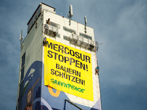 ©  Mitja Kobal/Greenpeace / Greenpeace-Aktion zum Thema Mercosur