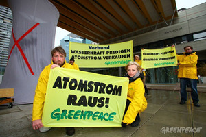 © greenpeace- Protest vor der Verbund-Hauptversammlung