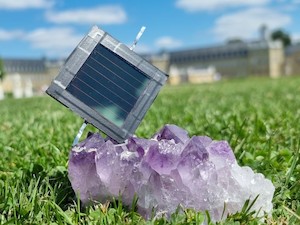 © Dr. Bahram Abdollahi Nejand, KIT/Die spezielle Kristallstruktur der Perowskite ermöglicht Solarzellen mit hohem Wirkungsgrad. Im Tandem ist die Stromausbeute noch größer.