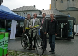© Verkehrsverbund- Geschäftsführer Christian Hillbrand, der Bregenzer Bürgermeister Markus Linhart und Mobilitätsmanager Martin Scheuermaier