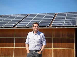 © PID/VOTAVA /Klimastadtrat Jürgen Czernohorszky besucht die Photovoltaik-Anlage am Wiener Bio-Stadtgut in Laxenburg.