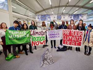 © FoE International / Protestaktion zur Finanzierung des Klimaschutzes in Kattowitz