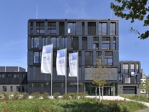 © ZSW/ Das ZSW-Institutsgebäude in Stuttgart mir der Solarfassade