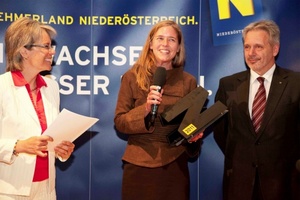© TRIGOS / In der Bildmitte: Die Gewinnerin - Geschäftsführerin Mag. Lisa Dyk