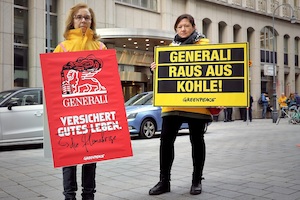 © Mitja Kobal Greenpeace /  Protest vor der Generali