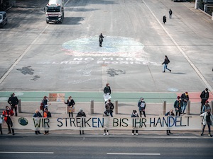 © Fridays For Future / Menschenkette rund um den Ring in Wien