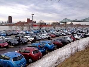 © AVEQ.ca - Ein Parkplatz voll mit Elektroautos