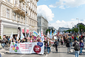 © Global 200- Liebentritt/ Tausende Menschen waren in Wien auf der Straße und demonstrierten gegen TTIP und CETA