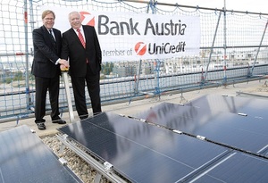 © Bank Austria - Eröffnung mit Michael Häupl, Bürgermeister der Stadt Wien und Willibald Cernko, Vorstandsvorsitzender der Bank Austria