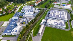 © Tanja Grill F. LIST GMBH / Niederösterreichs größtes Photovoltaik-Eigenverbrauchskraftwerk befindet sich derzeit in Thomasberg (Bezirk Neunkirchen).