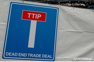 © Greenpeace / TTIP - Immer wieder Geheimgespräche