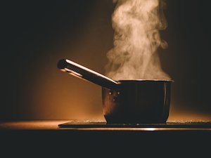 © Republica auf Pixabay / Kochen steigert den Energieverbrauch um die Mittagszeit