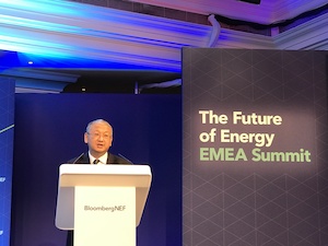© LONGi Solar / Zhenguo Li, Gründer und CEO von LONGi auf Future of Energy Summit