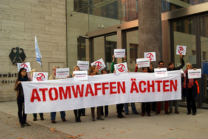 © icandeutschland - Protest in Berlin gegen die Haltung Deutschlands  zu Atomwaffeneinsatz
