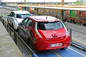 © Nissan/ Der Nissan Leaf fährt in Frankreich mit der Bahn, das erste Mal ist es kostenlos