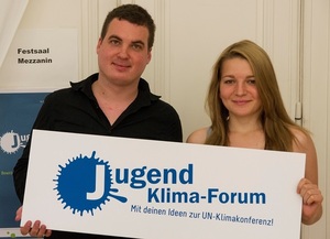 © Julius Holländer/ Andreas Haberbauer und Lisbeth Nagl, die beiden Jugenddelegierten des Jugend-Klima-Forums