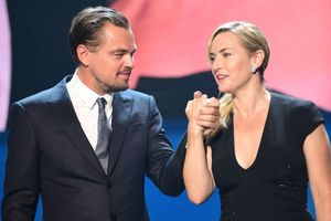 © Getty Images für Leonardo DiCaprio Foundation /Leonardo DiCaprio und Kate Winslet (v.l.n.r.) auf der vierten Saint-Tropez Gala der Leonardo DiCaprio Foundation