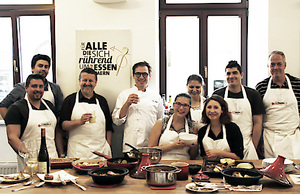 © Gourmet/ Spitzenkoch Max Striegl (Gut Purbach) mit weiteren Vortragenden sowie den MitarbeiterInnen von GOURMET beim Workshop restLOS KOCHEN